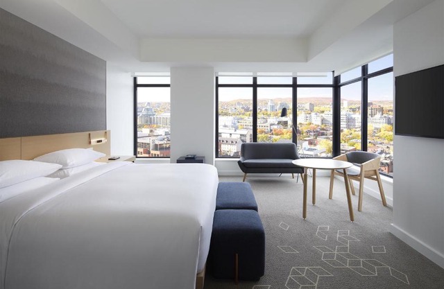 Andaz Ottawa 