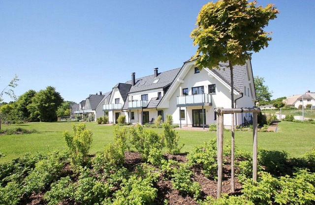 Beachfront vacation rental with a balcony, access to the pool and sauna - Rex Rugia H-1010 - in Göhren