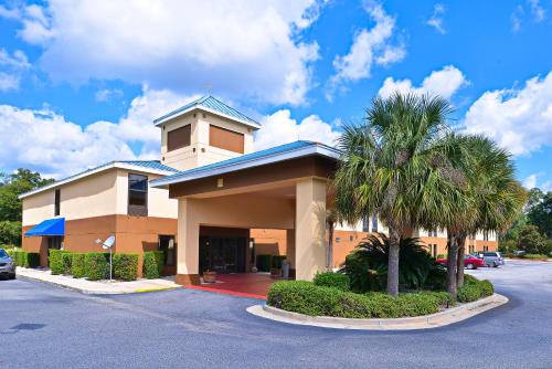 Econo Lodge Darien 