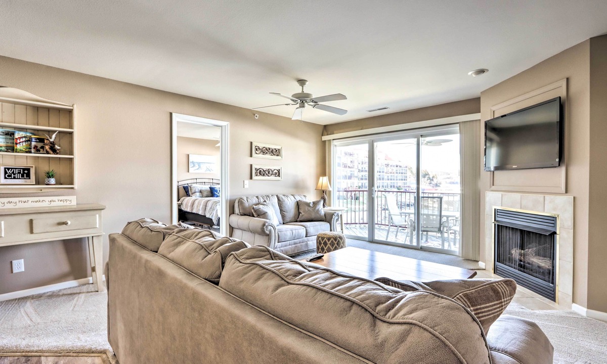 Camdenton Apartment | Boat, Fish & Swim On-site: Lake of The Ozarks Unit