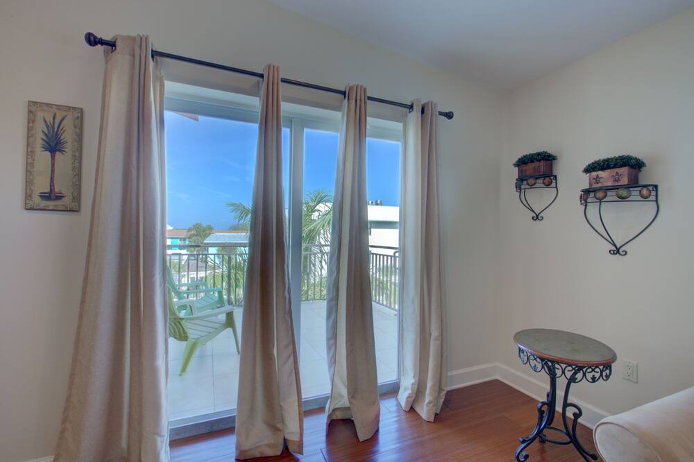 Bradenton Beach House | Anna Maria Island Beach Palace