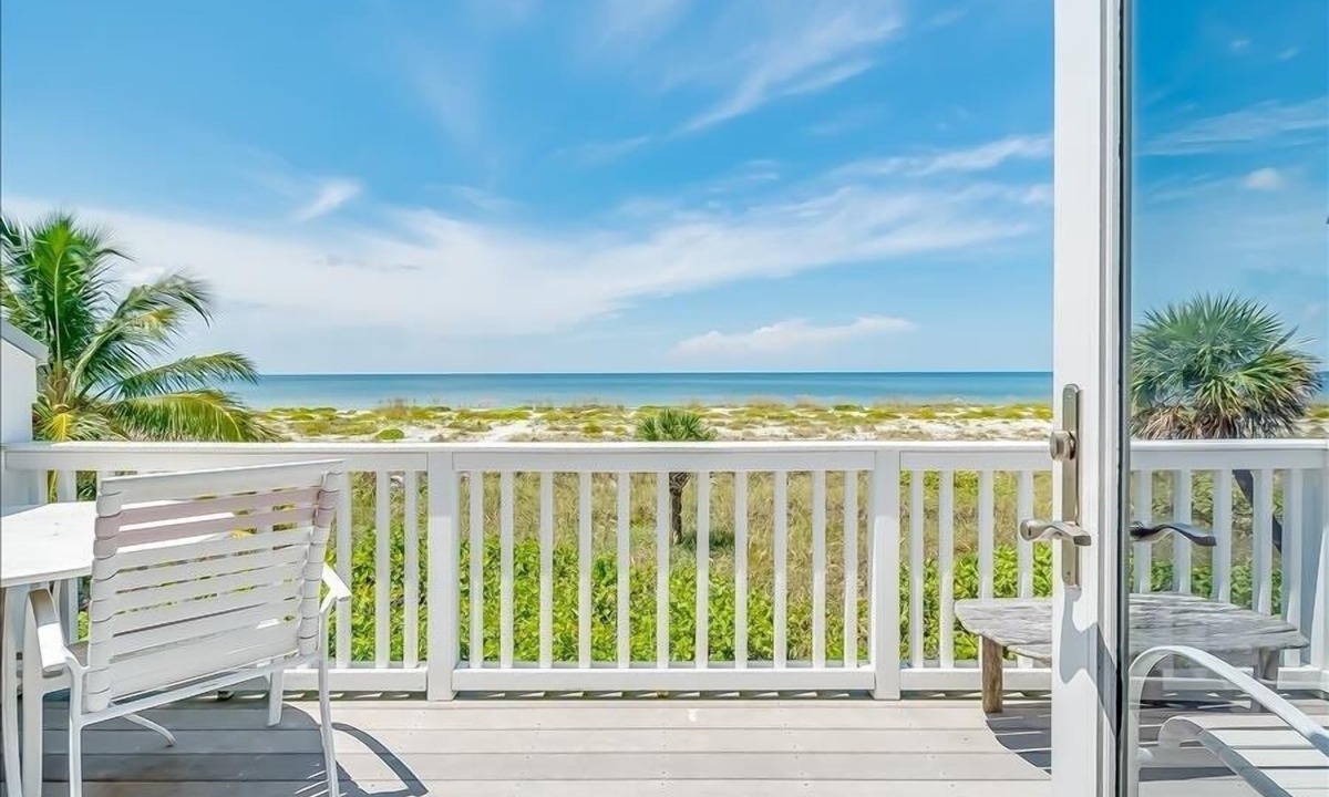 Boca Grande House | Turtleback 09 3 Bedroom Villa by RedAwning