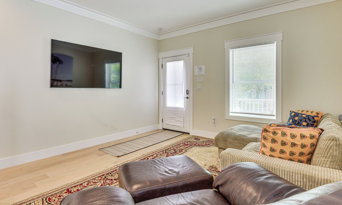 Bradenton Cottage | Walkable Location! Retreat 1 Mi to Island Ferry