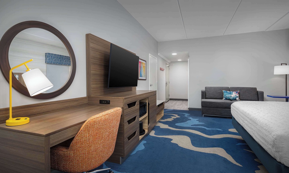 Isles of Collier Preserve Hotel | Hampton Inn & Suites Naples South