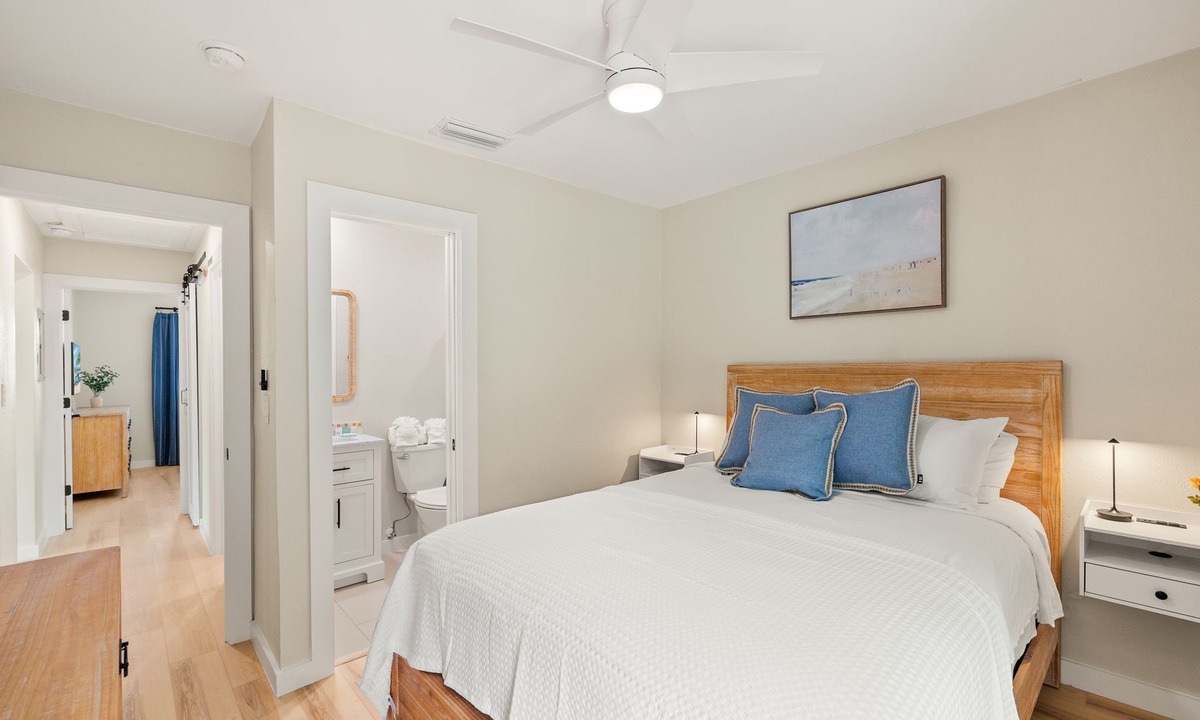 Sanibel House | Driftwood Inn
