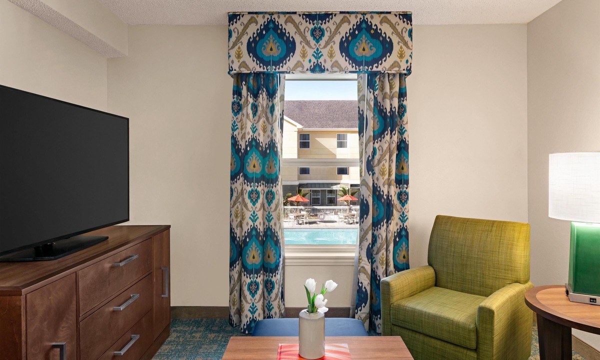 Villas Hotel | Homewood Suites by Hilton - Fort Myers