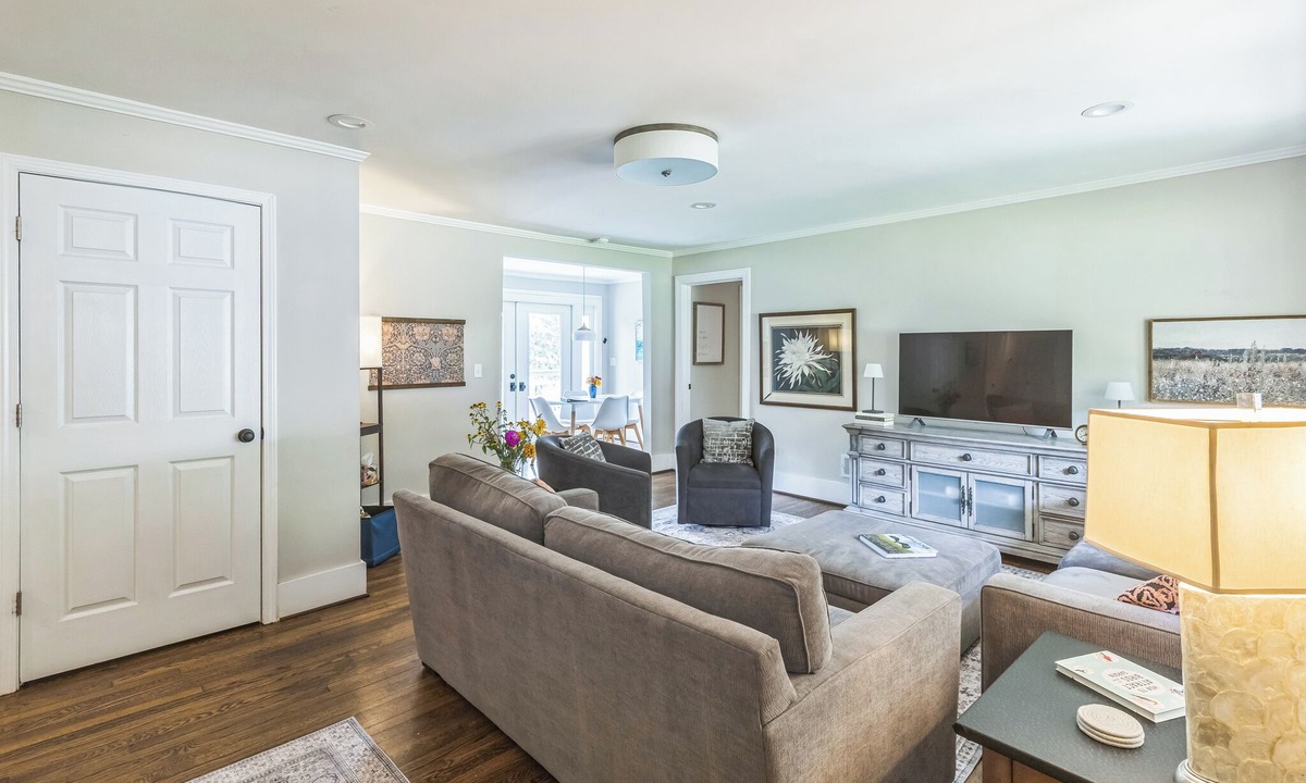 Greenville House | 1/2 acre, 2 master bedrooms, newly renovated 2 miles from downtown, very private