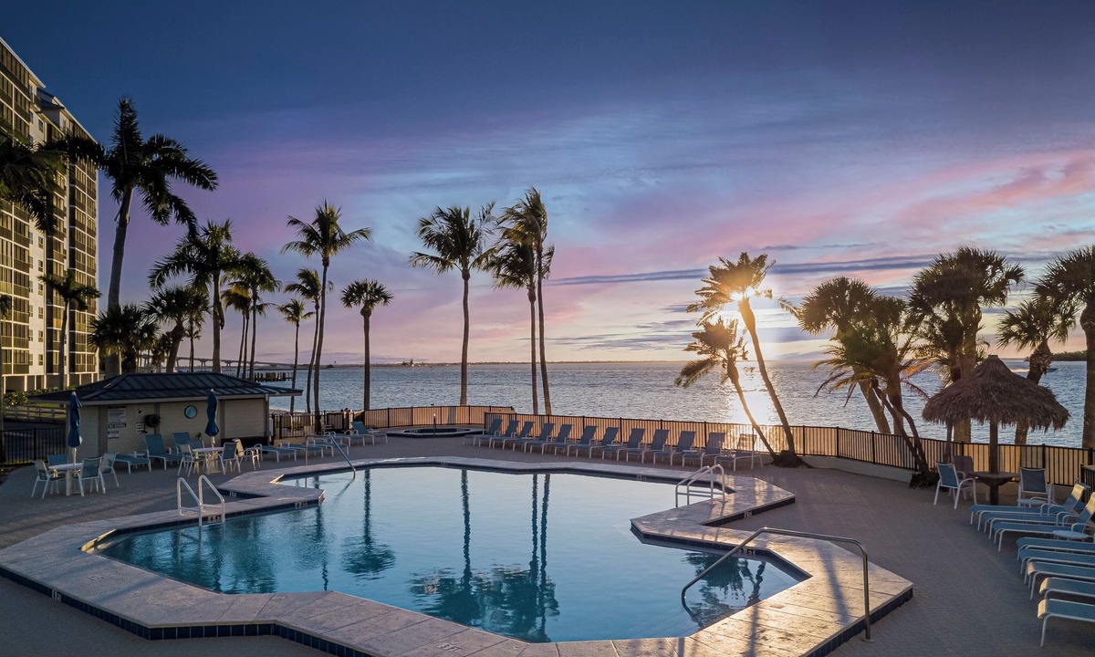 Punta Rassa Condo | Sanibel Harbour Resort Harbour Tower 813: Newly renovated! Enjoy the stunning sunsets too.