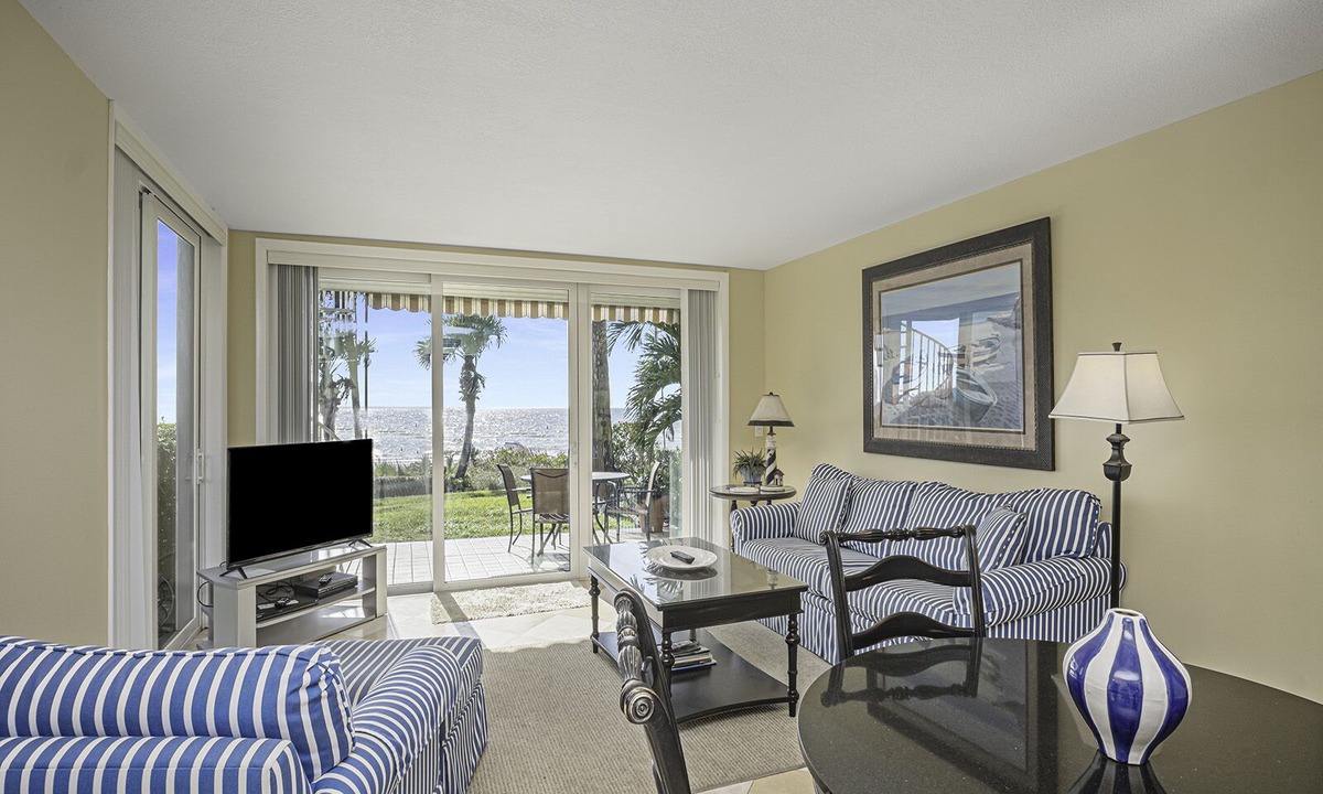 Belleair Beach Condo | Amazing Beachfront Condominium , Direct to pool , Magical view