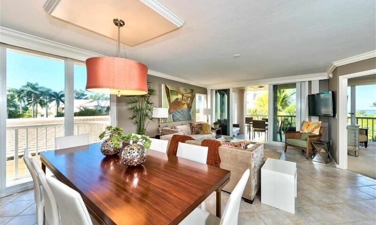 Park Shore Condo | Steps to the beach w/a beautiful pool view CL0101
