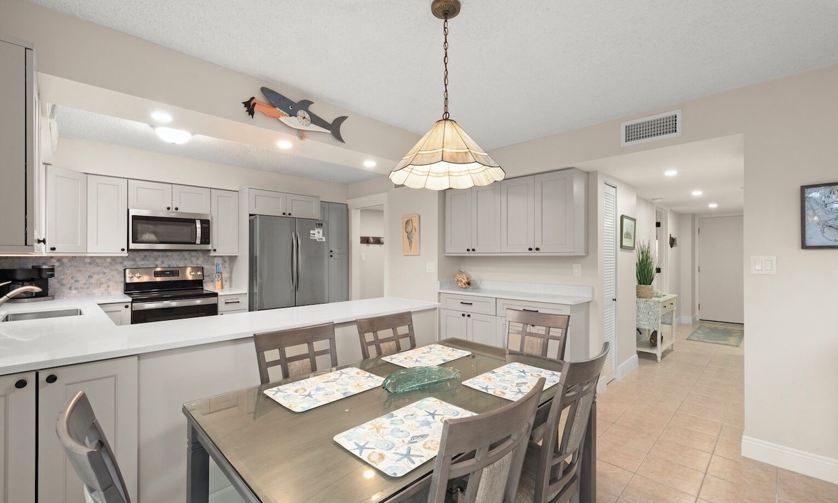 Sanibel Condo | Island Beach Club #220B is a 2/2 vacation rental on Sanibel Island!