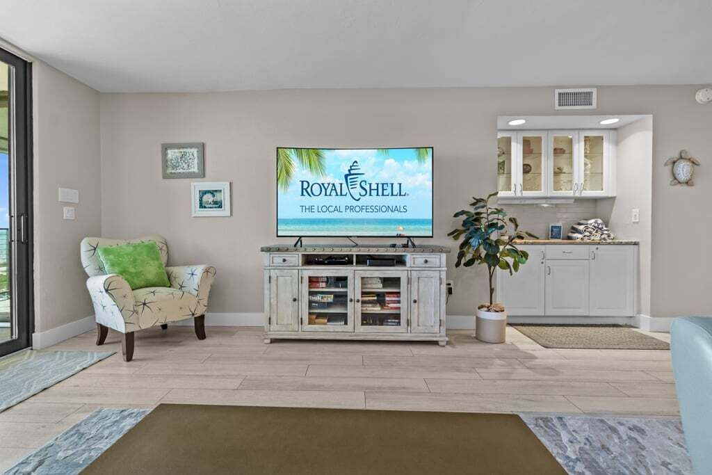 Sanibel Condo | Beautifully Updated and Spacious, Three Bedroom, Gulf Front Condo - Pine Cove 302