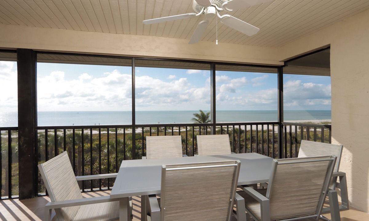 Sanibel Condo | Gulf Front, Top Floor, Updated Three Bedroom Condo - Sanddollar C303