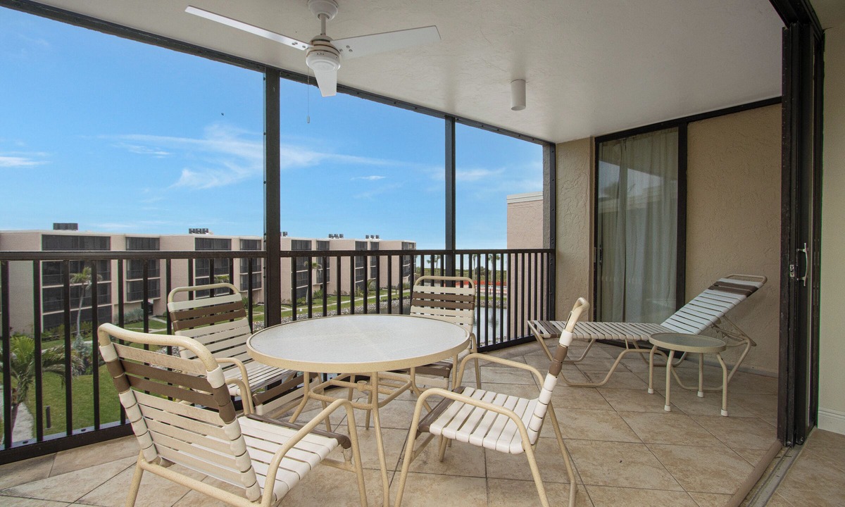 Beachview Country Club Estates Condo | Gulf View, Two Bedroom Unit with Den - Sundial S302