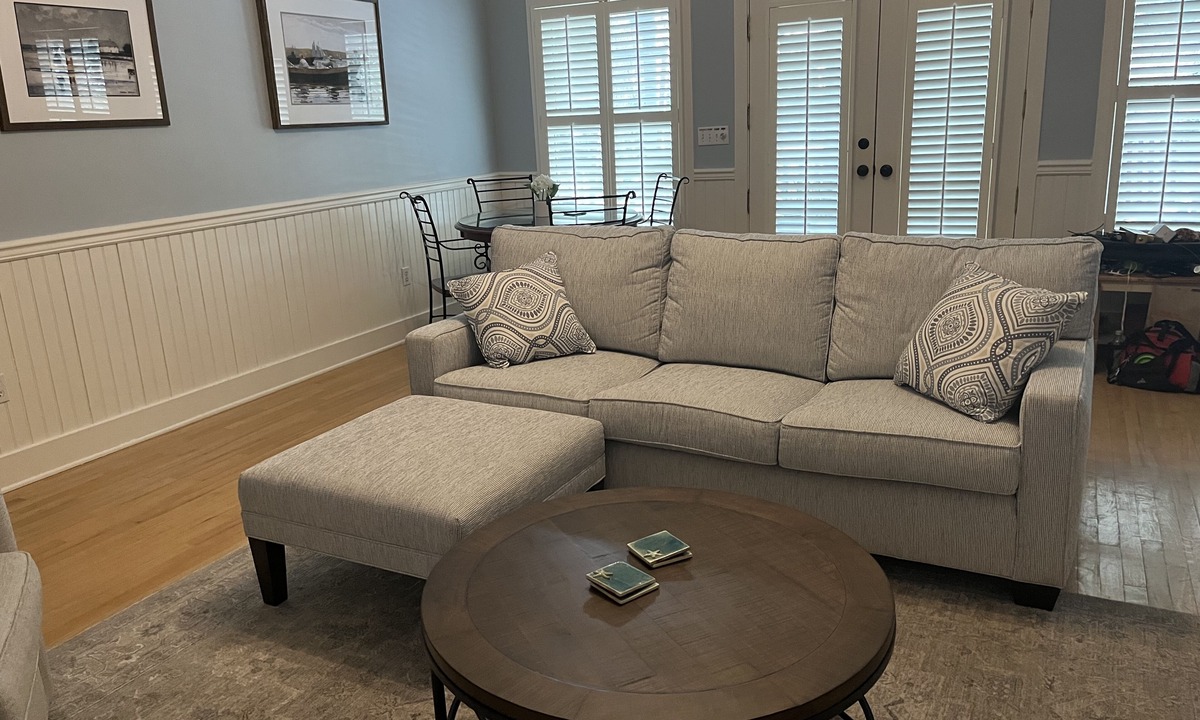Kiawah Island House | 2 Min.Walk to Beach. Charming, spacious 3bd;3ba home. Hear the Ocean from Porch