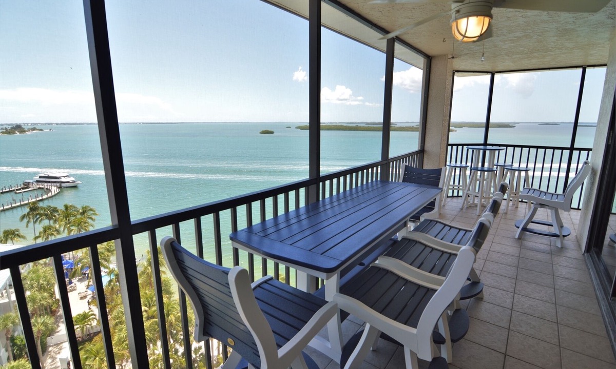 Punta Rassa Condo | Sanibel Harbour Resort: Bay View Tower 1131 Penthouse views of Sanibel in this 3 bdrm 3 bath condo