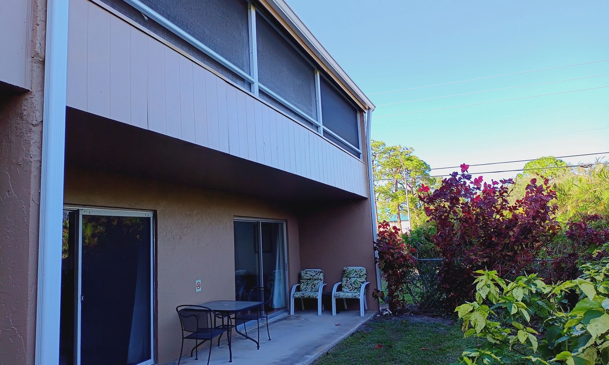 Gulf Gate Estates Condo | Sarasota Near Siesta Key. 2 Brs with King beds, Patio, 1st floor. Large Patio.