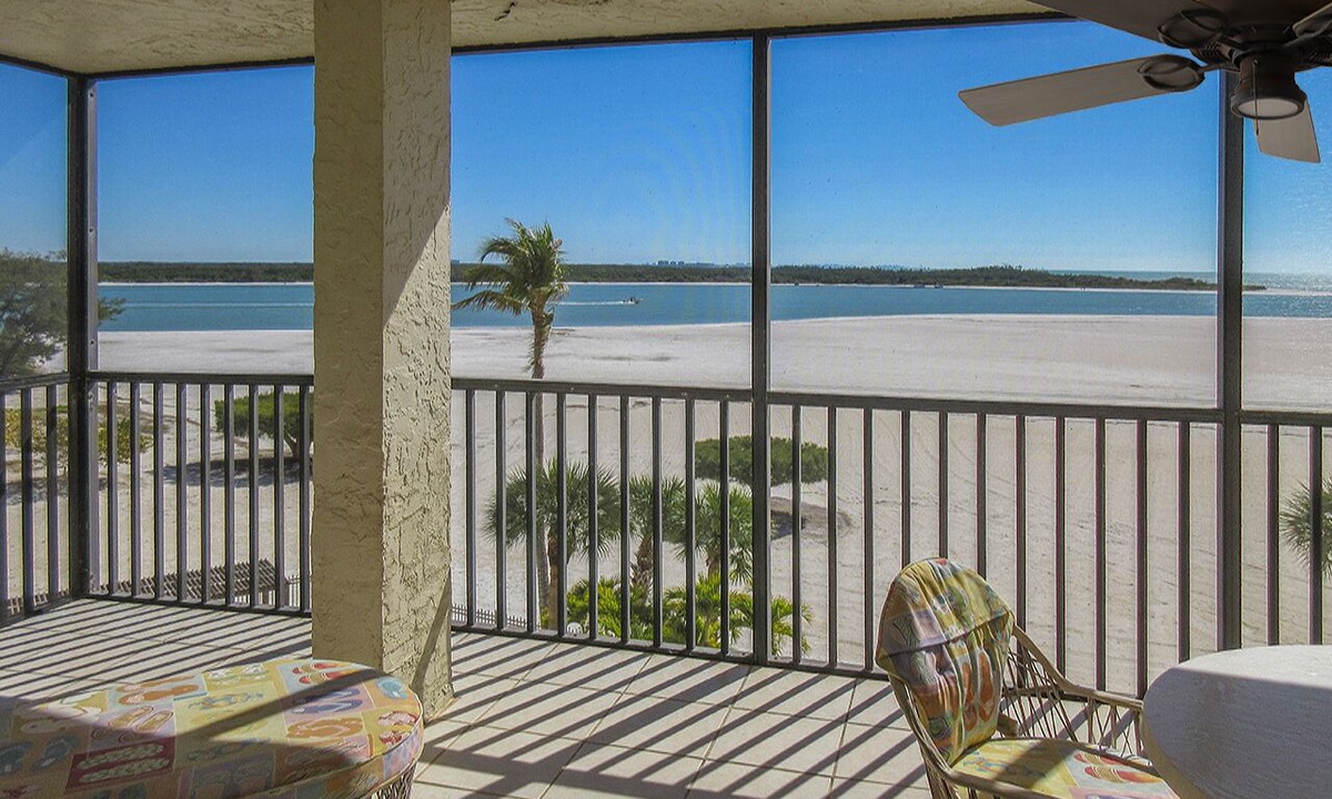 South Island Condo | Fabulous Beachfront Corner Condo at Carlos Pointe Resort w/Million$ Gulf View! Heated Pool!