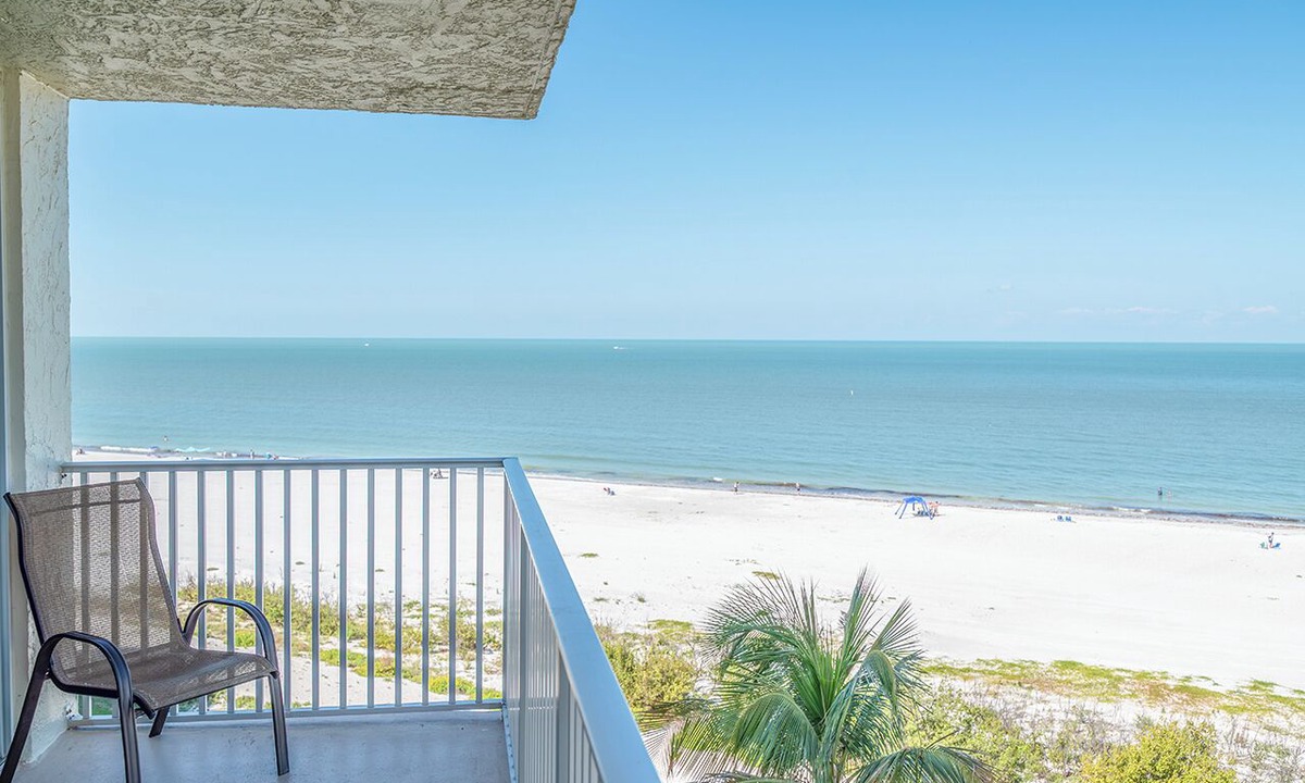 South Island Condo | Beachfront Condo At Bargain Price! Resort Heated Pool! Tennis Courts! Million Dollar View!