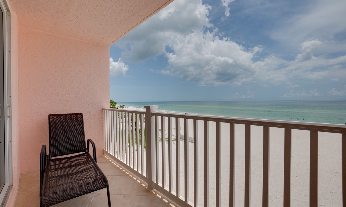 Bradenton Beach Condo | Beachfront - Anna Maria Island Club Unit 22 by SeaBreeze Vacation