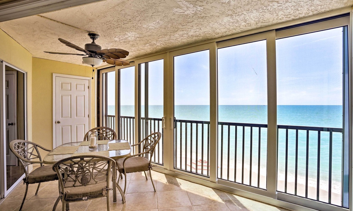 Englewood Condo | Beachfront Englewood Condo w/Community Pool!