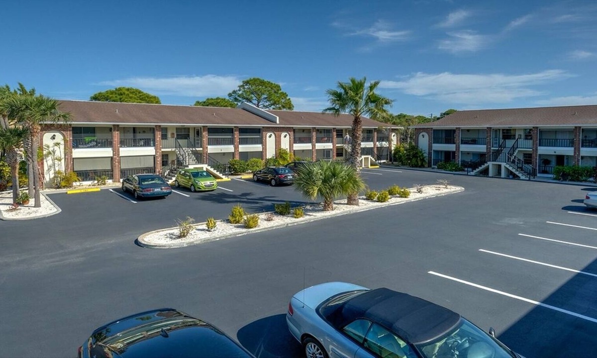 Englewood South Condo | Relax with the whole family at this peaceful place to stay.