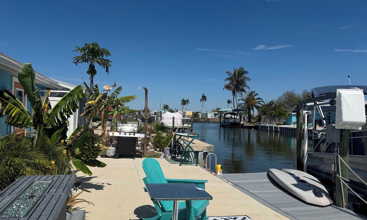 Matlacha Apartment | All new, incredible location! Waterfront unit in Matlacha with many amenities.