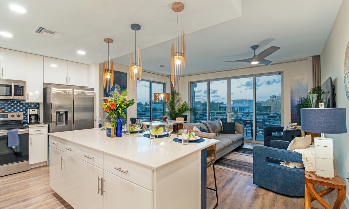 Central Sarasota Condo | Waterfront, Pet-Friendly Condo with Pool, Spa, and Fitness Center near Downtown Sarasota