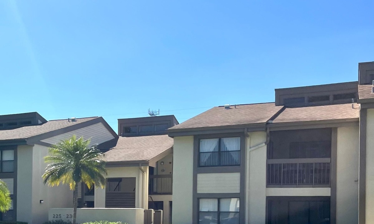 Oldsmar Condo | Cozy 2BR condo w/Pool in Gated community. close to beaches/resturants/shopping