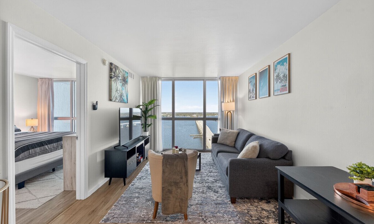 Fort Myers River District Apartment | King Suite | City + Water Views