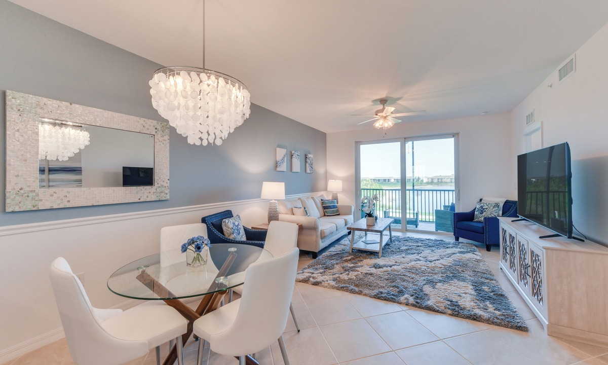 Venice Condo | Balcony + Golf Course View: Venice Condo w/Perks!