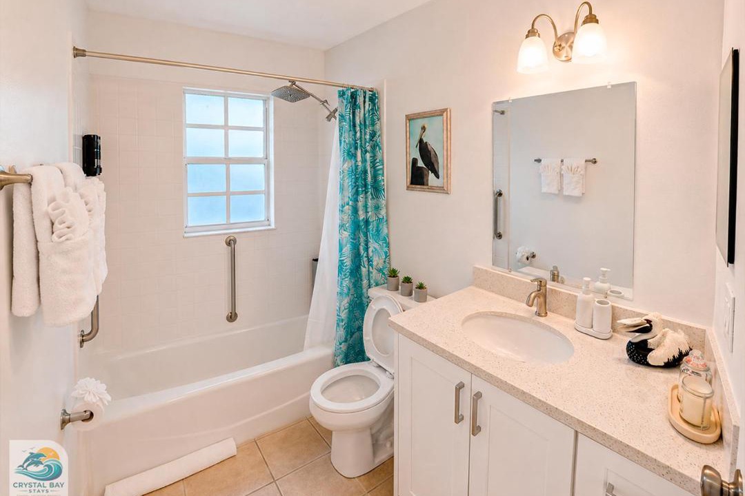 Englewood South Apartment | Crystal Bay Stays a stylish 2BR 2BA coastal getaway to 7 min to drive to Beach