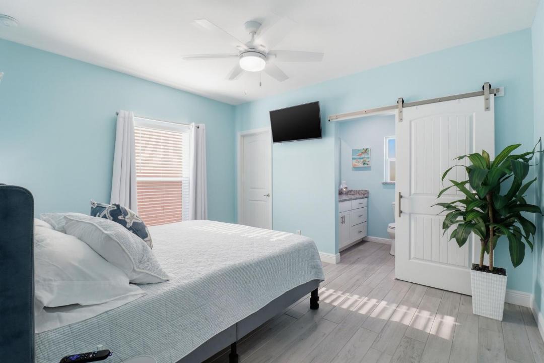 Punta Gorda Apartment | New! Charming Lilac Cottage 111