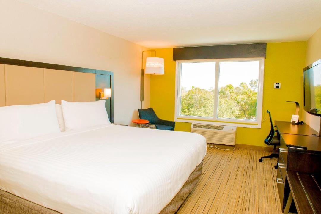 St. Petersburg Hotel | Holiday Inn Express & Suites St. Petersburg North (I-275) by IHG