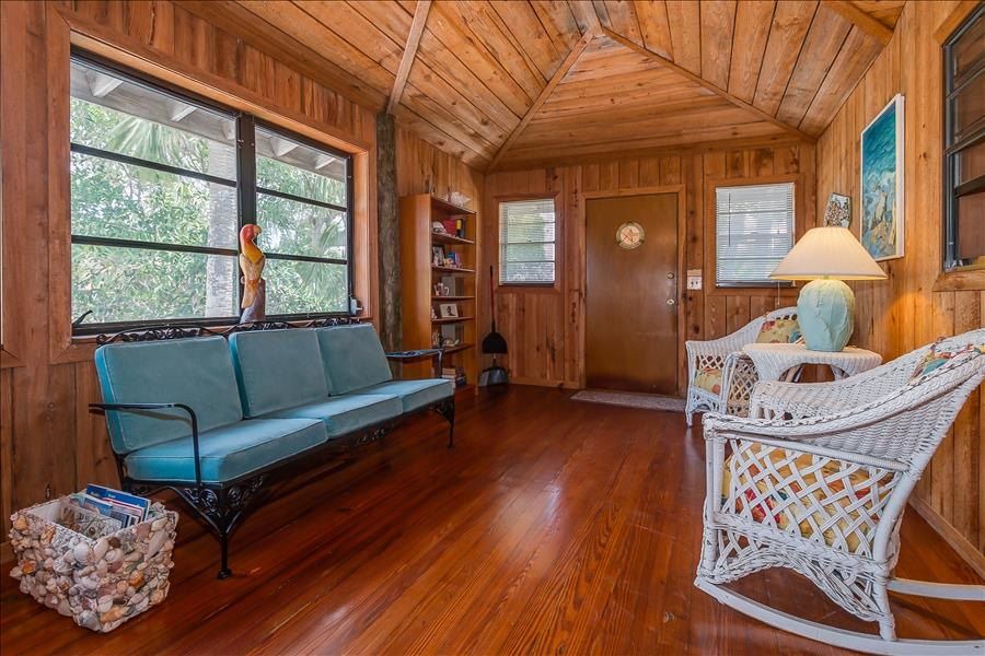 Photo of Livingroom in Golden Beach