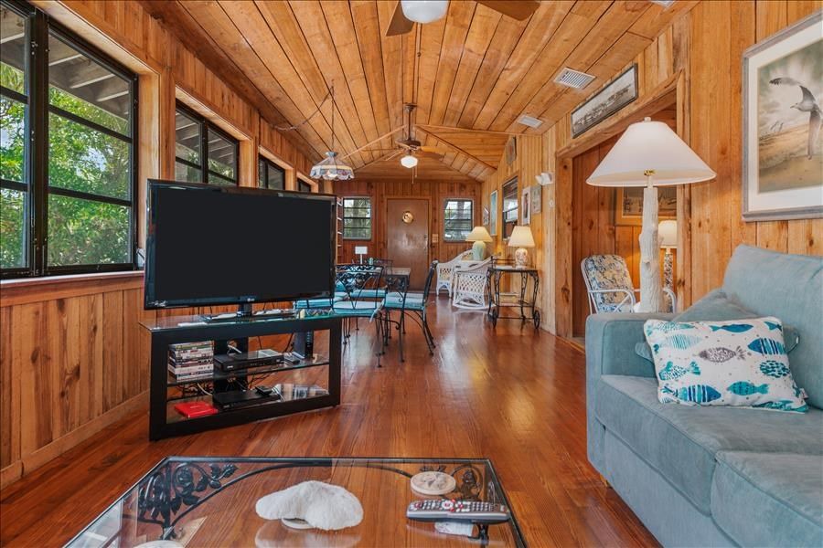 Photo of Livingroom in Golden Beach