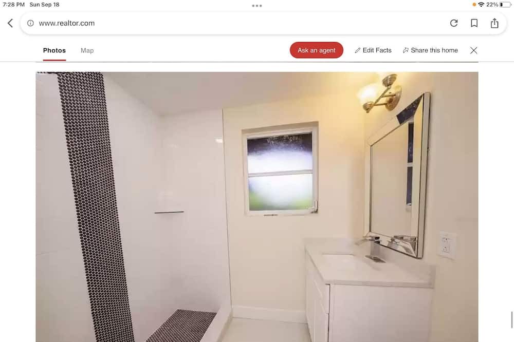 Photo of Bathroom in Bayou Oaks