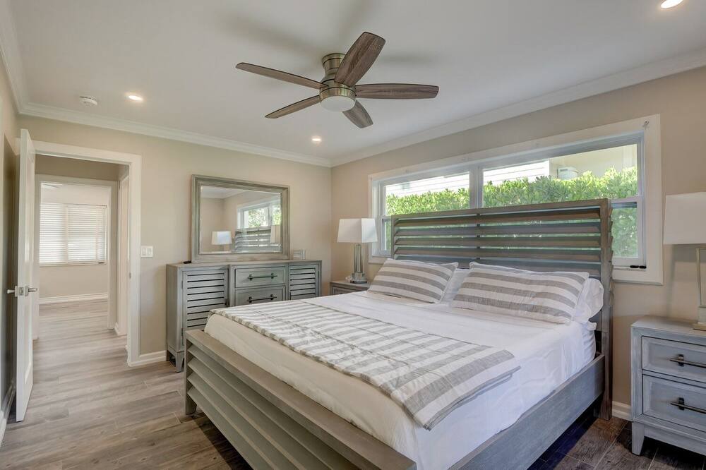 Photo of Bedroom in Royal Harbor
