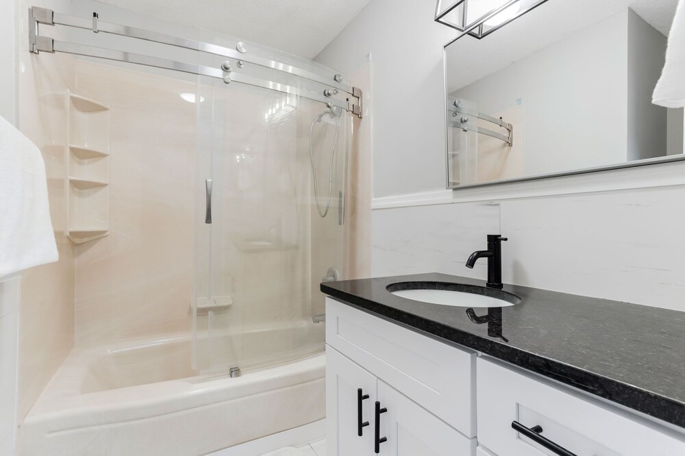 Photo of Bedroom in Duncan