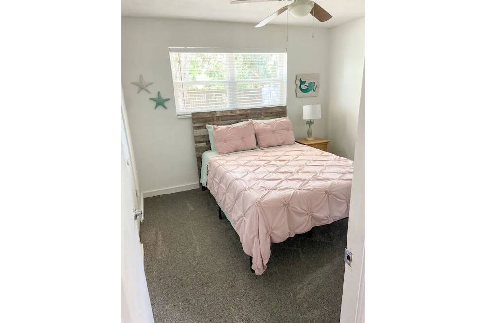 Photo of Bedroom in Bayou Oaks