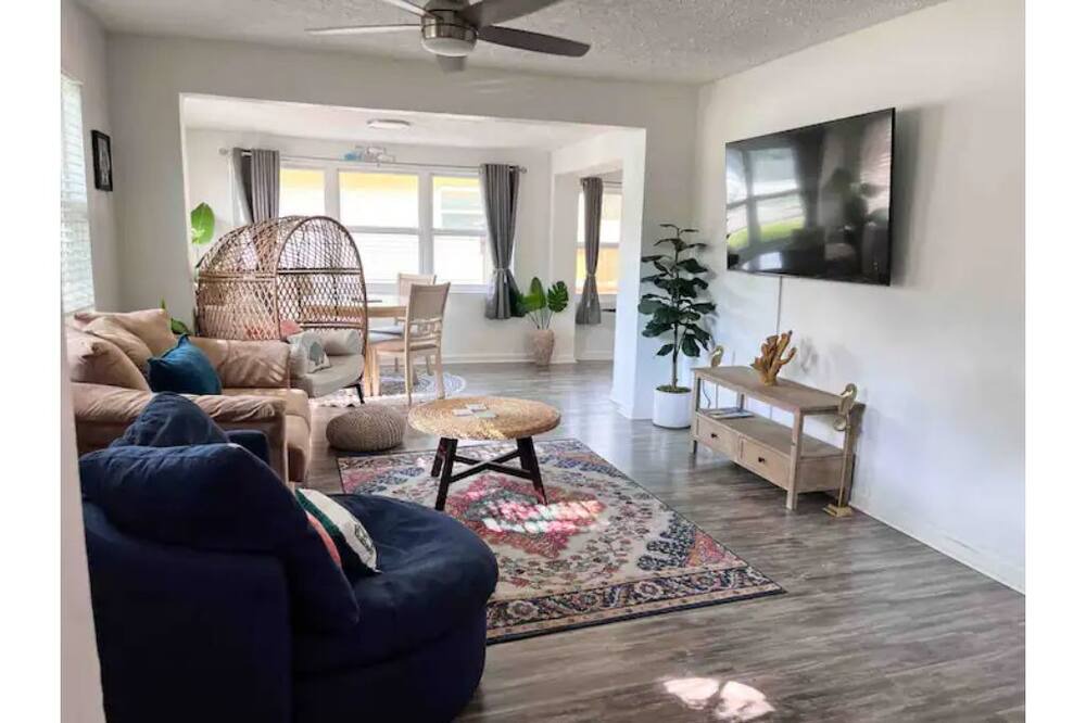 Photo of Livingroom in Bayou Oaks