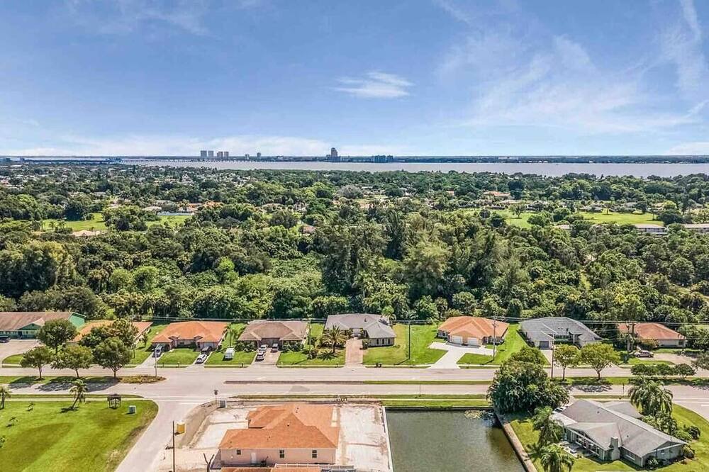Photo of Others in Lochmoor Waterway Estates
