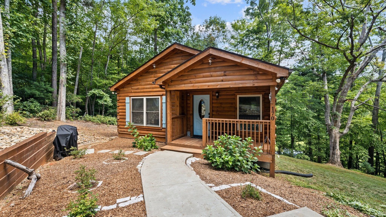Photo of Outdoor in Saluda