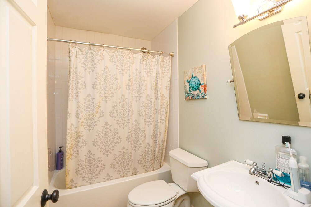 Photo of Bathroom in Royal Harbor