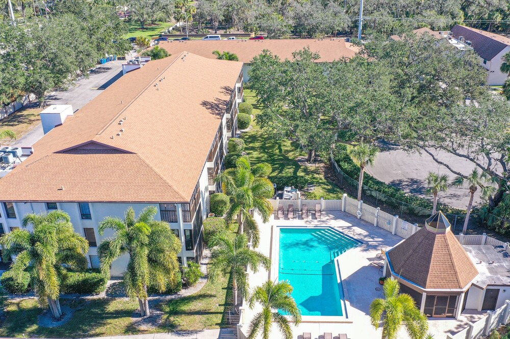 Photo of Outdoor in Gulf Gate Estates