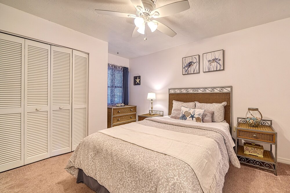 Photo of Bedroom in Gulf Gate Estates