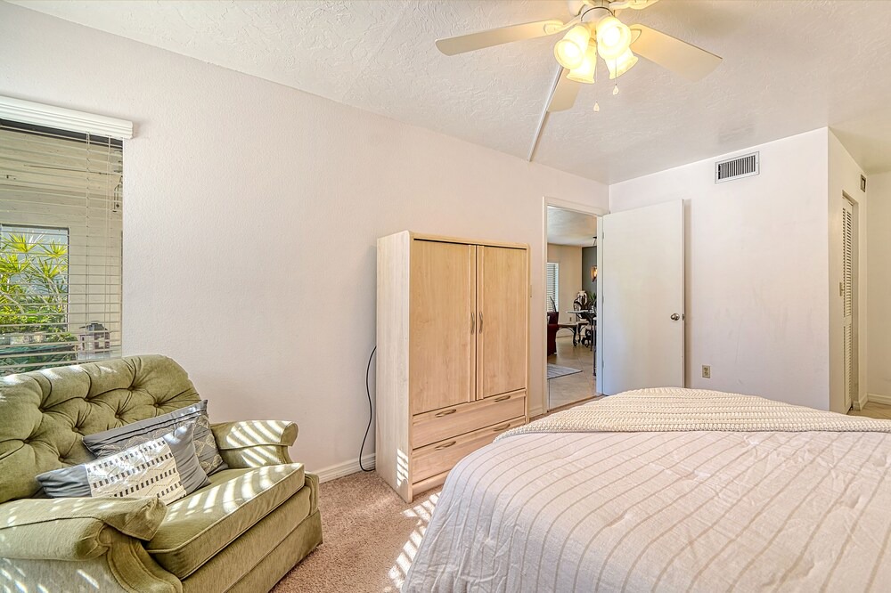 Photo of Bedroom in Gulf Gate Estates