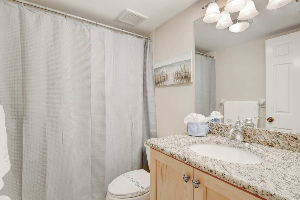 Photo of Bathroom in Royal Harbor