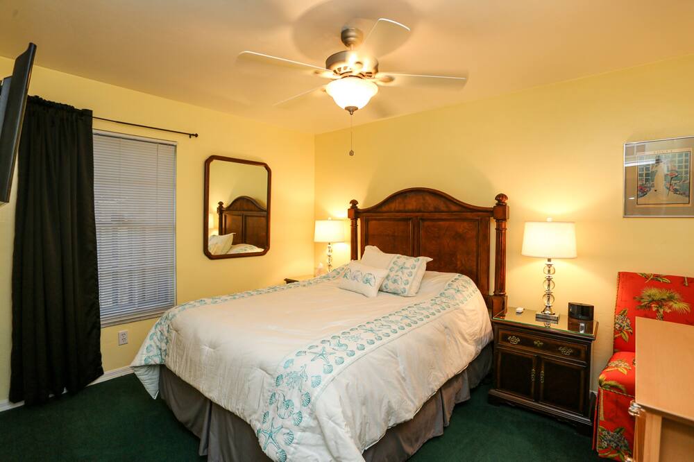 Photo of Bedroom in Willoughby Acres