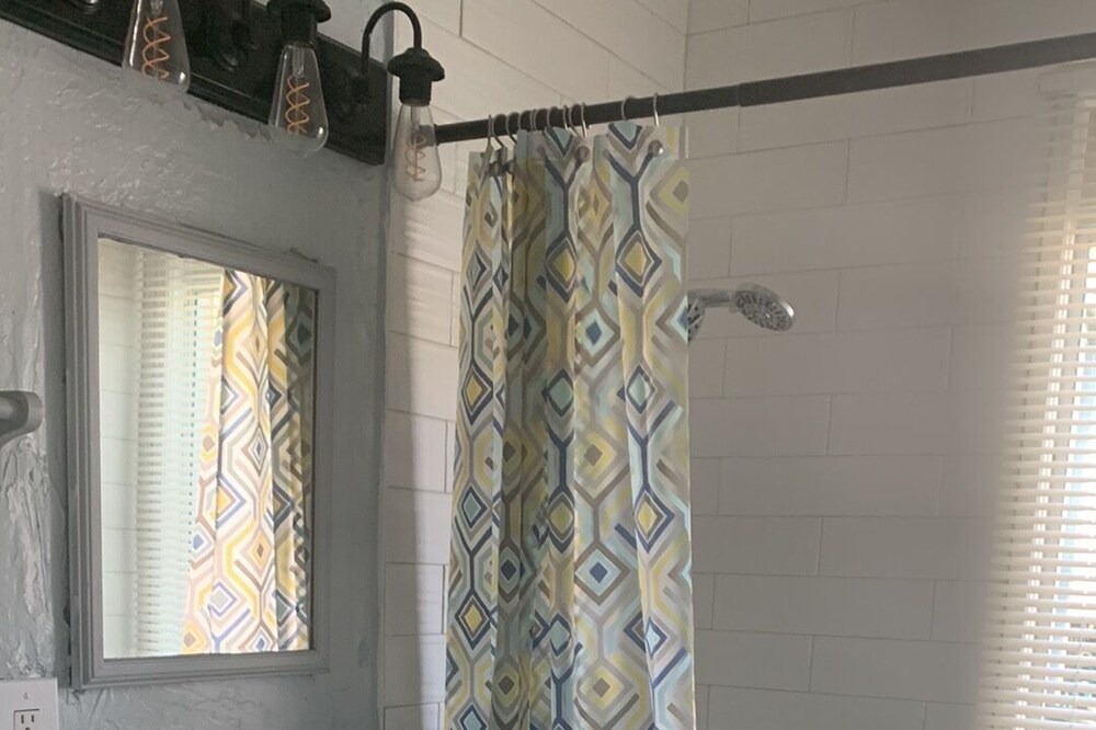 Photo of Bathroom in Dean Park Historic District